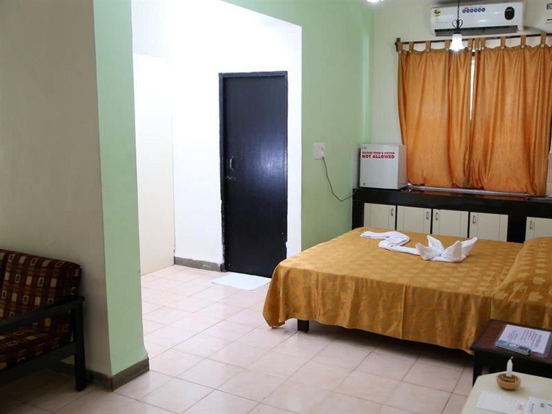 Alor Holiday Resort Calangute Bagian luar foto