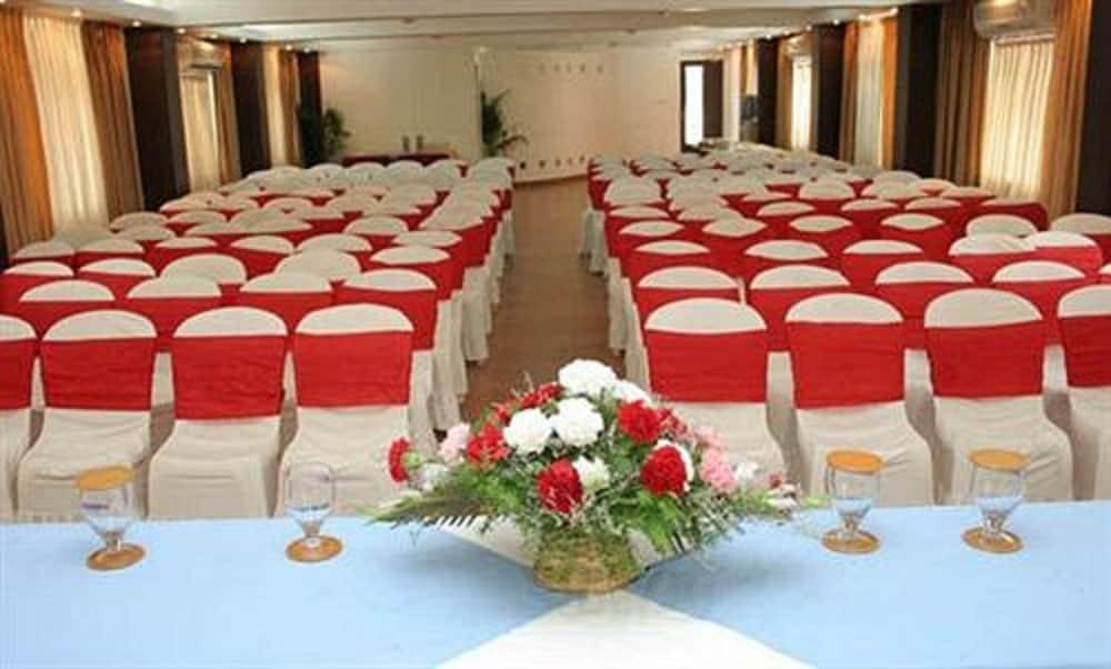 Alor Holiday Resort Calangute Bagian luar foto