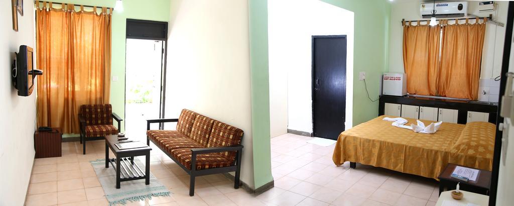 Alor Holiday Resort Calangute Bagian luar foto